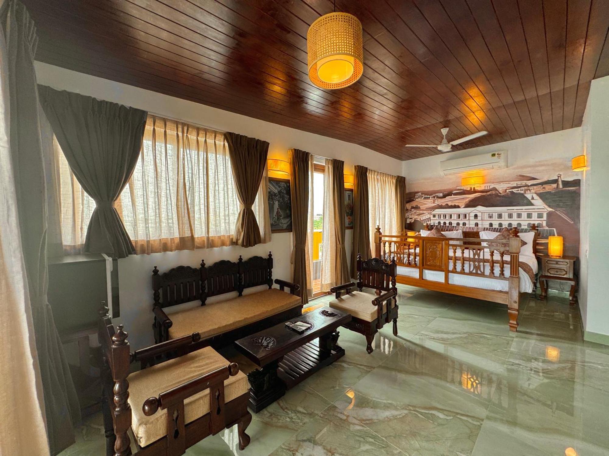 La Plage Seaview Suites Pondichéry Extérieur photo