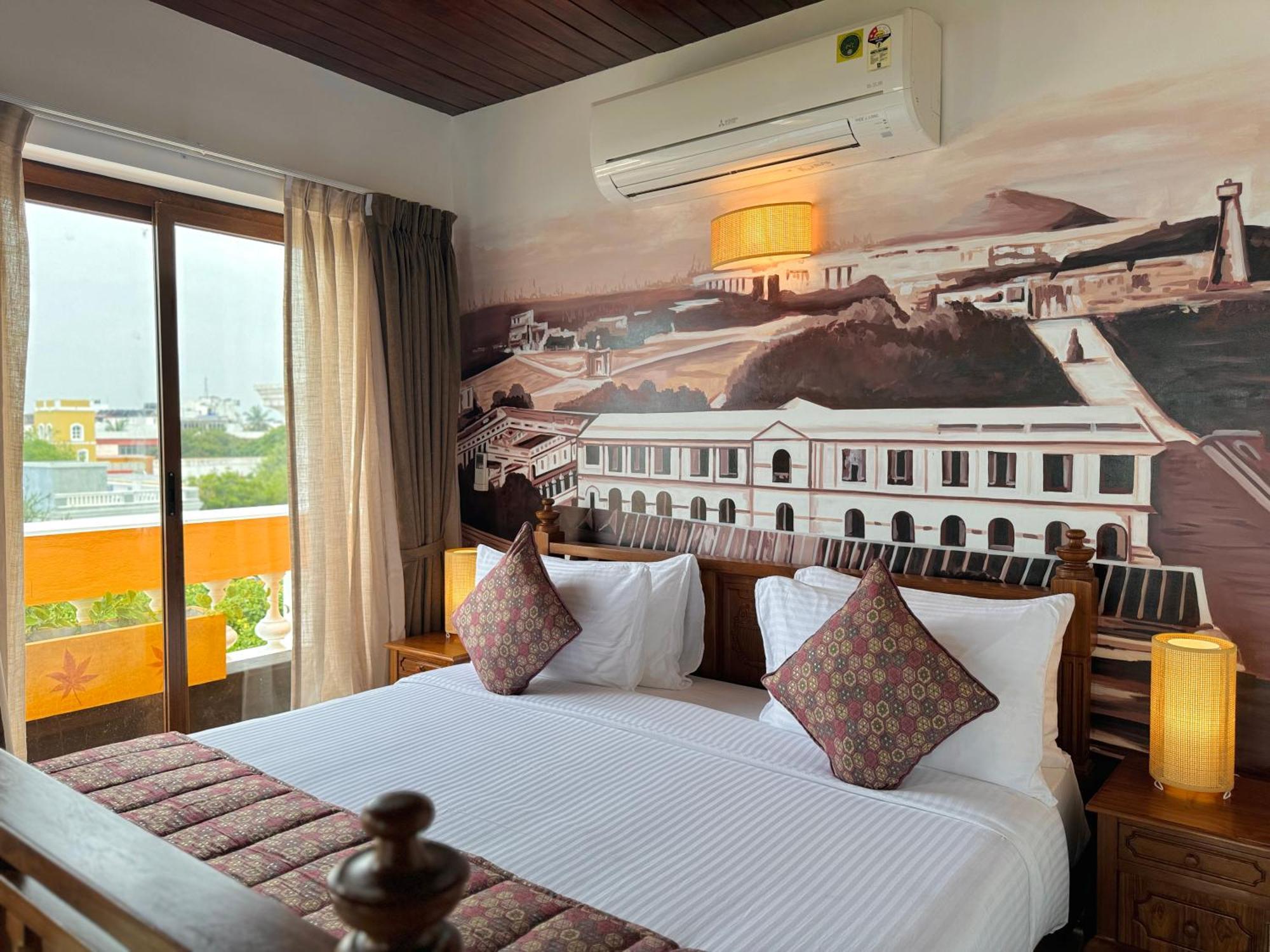 La Plage Seaview Suites Pondichéry Extérieur photo