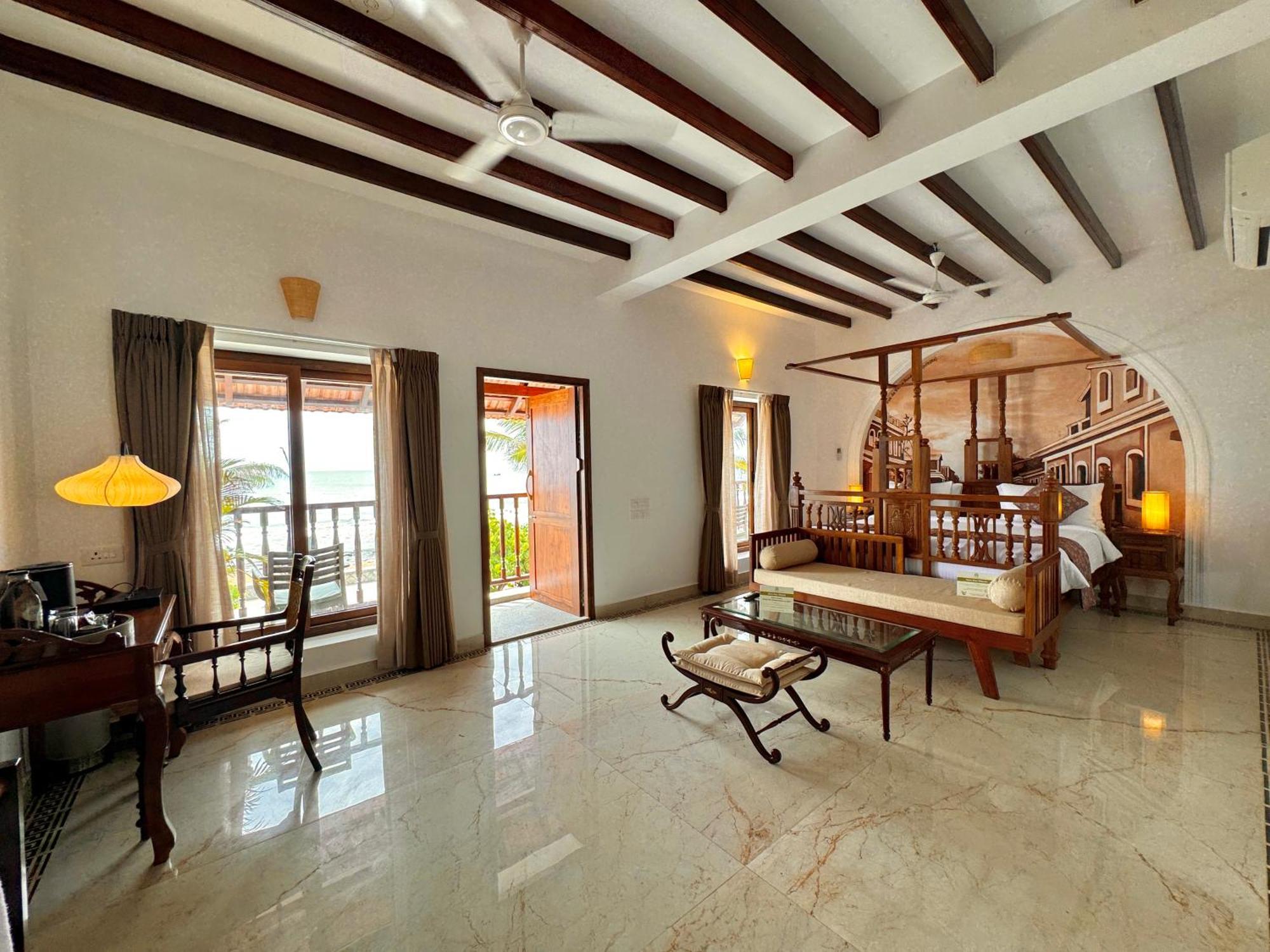 La Plage Seaview Suites Pondichéry Extérieur photo