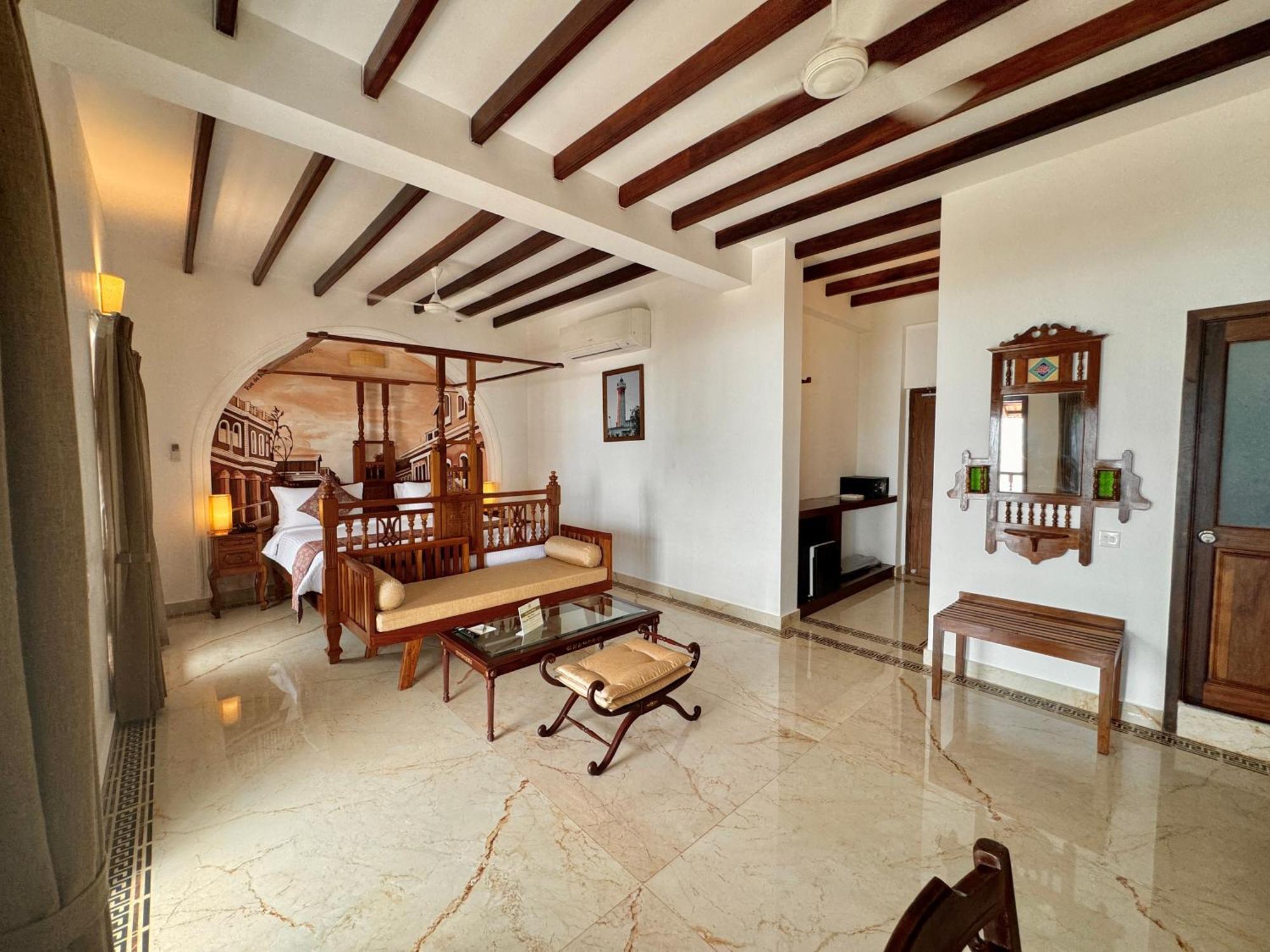 La Plage Seaview Suites Pondichéry Extérieur photo