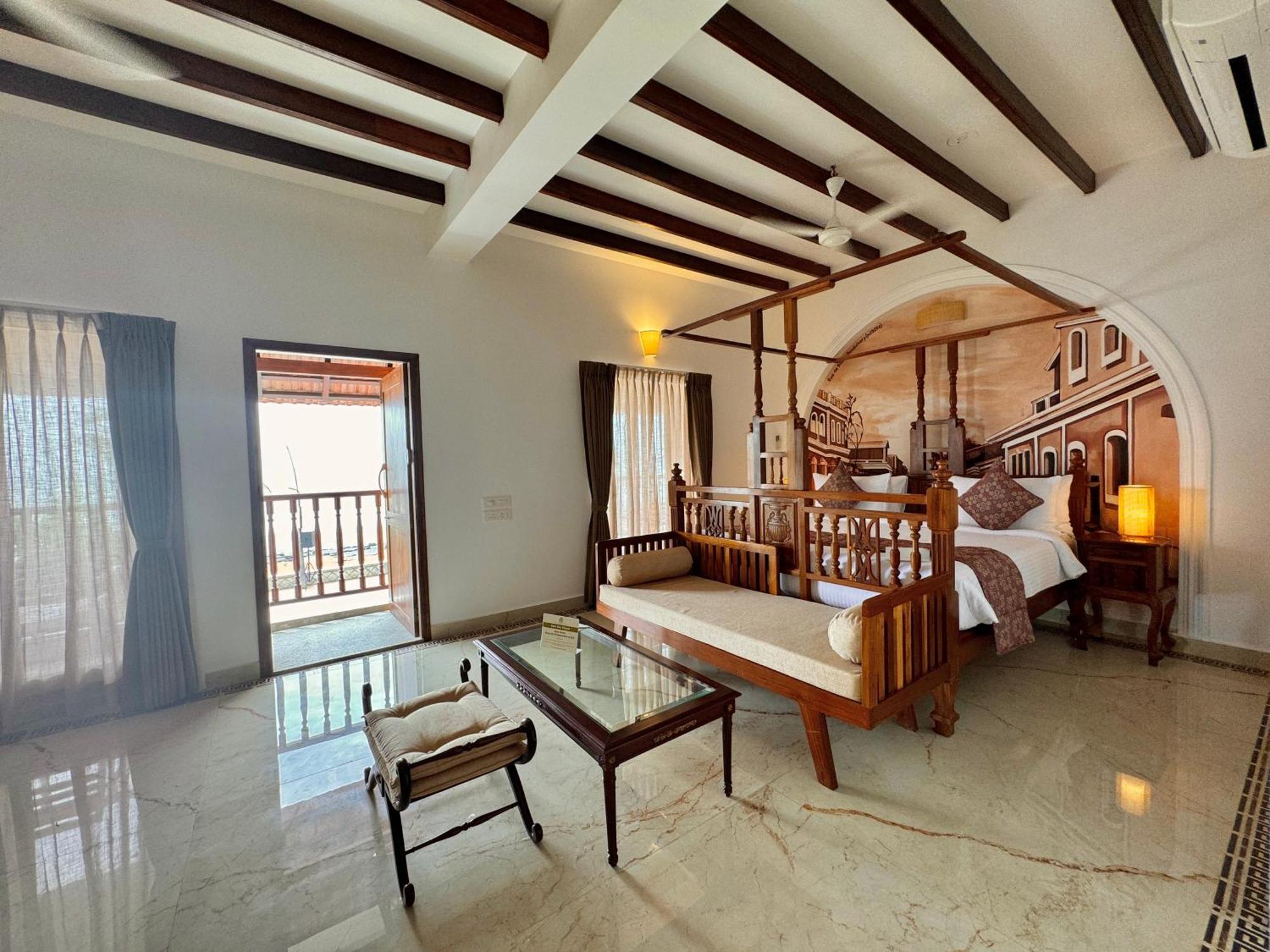 La Plage Seaview Suites Pondichéry Extérieur photo