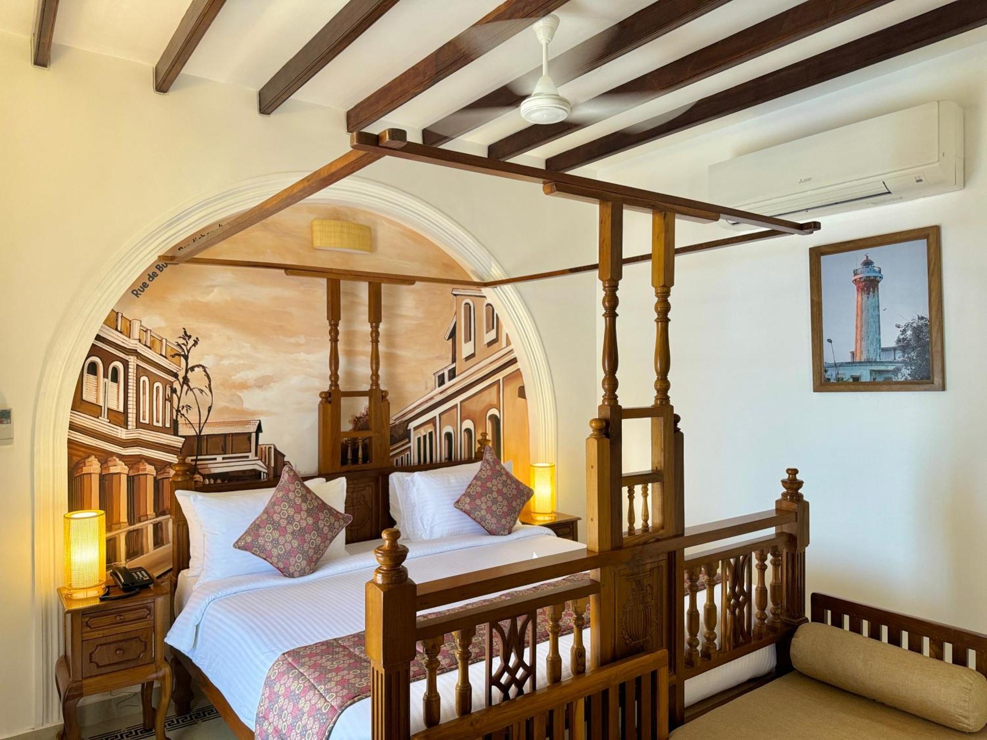 La Plage Seaview Suites Pondichéry Extérieur photo