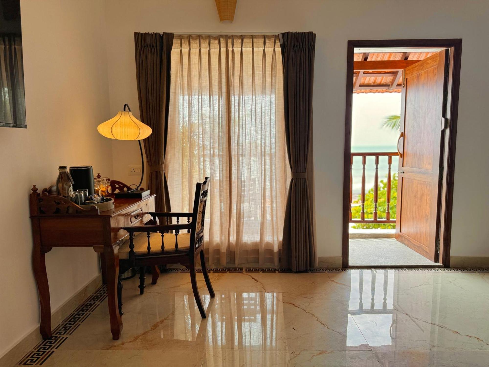La Plage Seaview Suites Pondichéry Extérieur photo