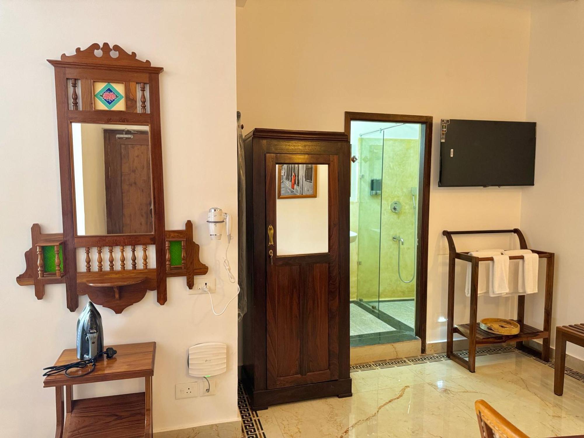 La Plage Seaview Suites Pondichéry Extérieur photo