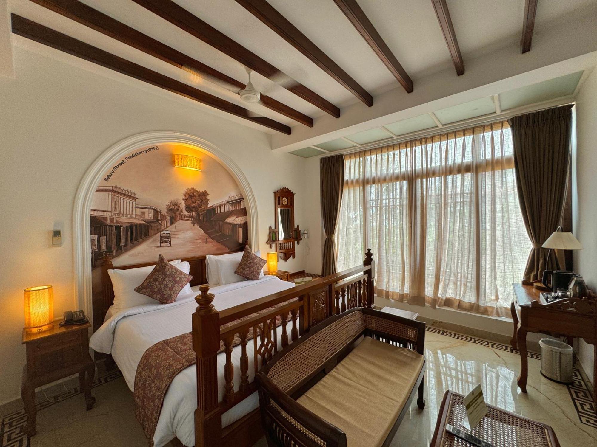 La Plage Seaview Suites Pondichéry Extérieur photo
