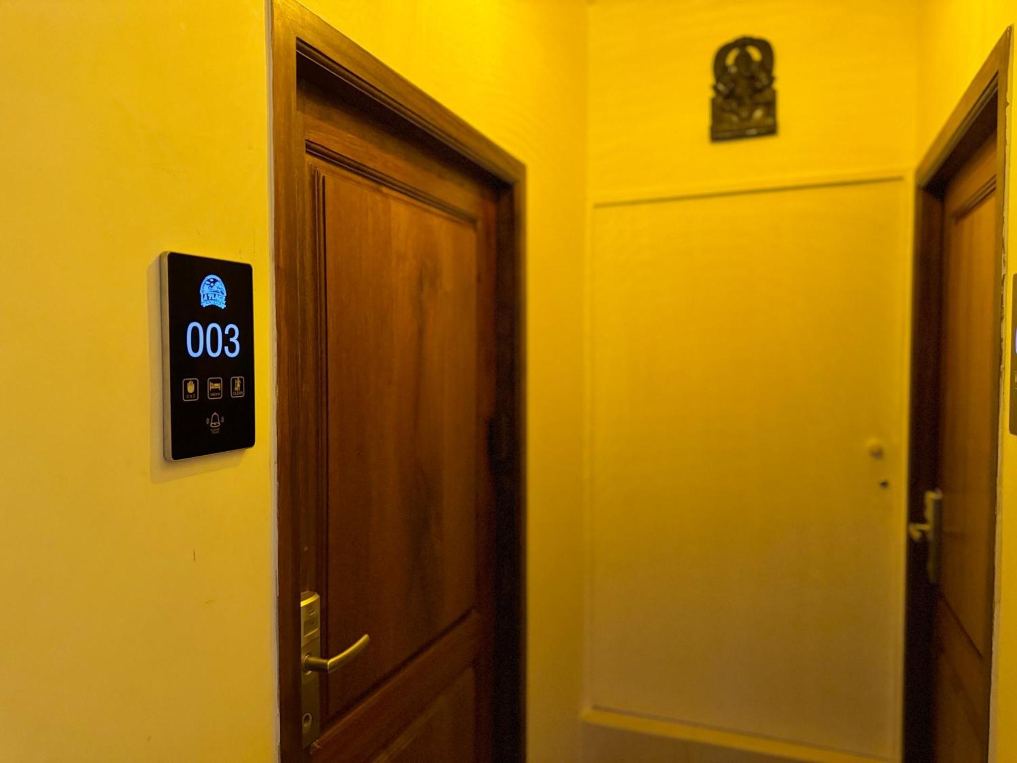 La Plage Seaview Suites Pondichéry Extérieur photo