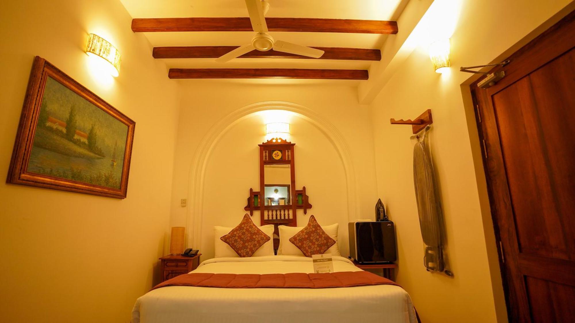 La Plage Seaview Suites Pondichéry Extérieur photo