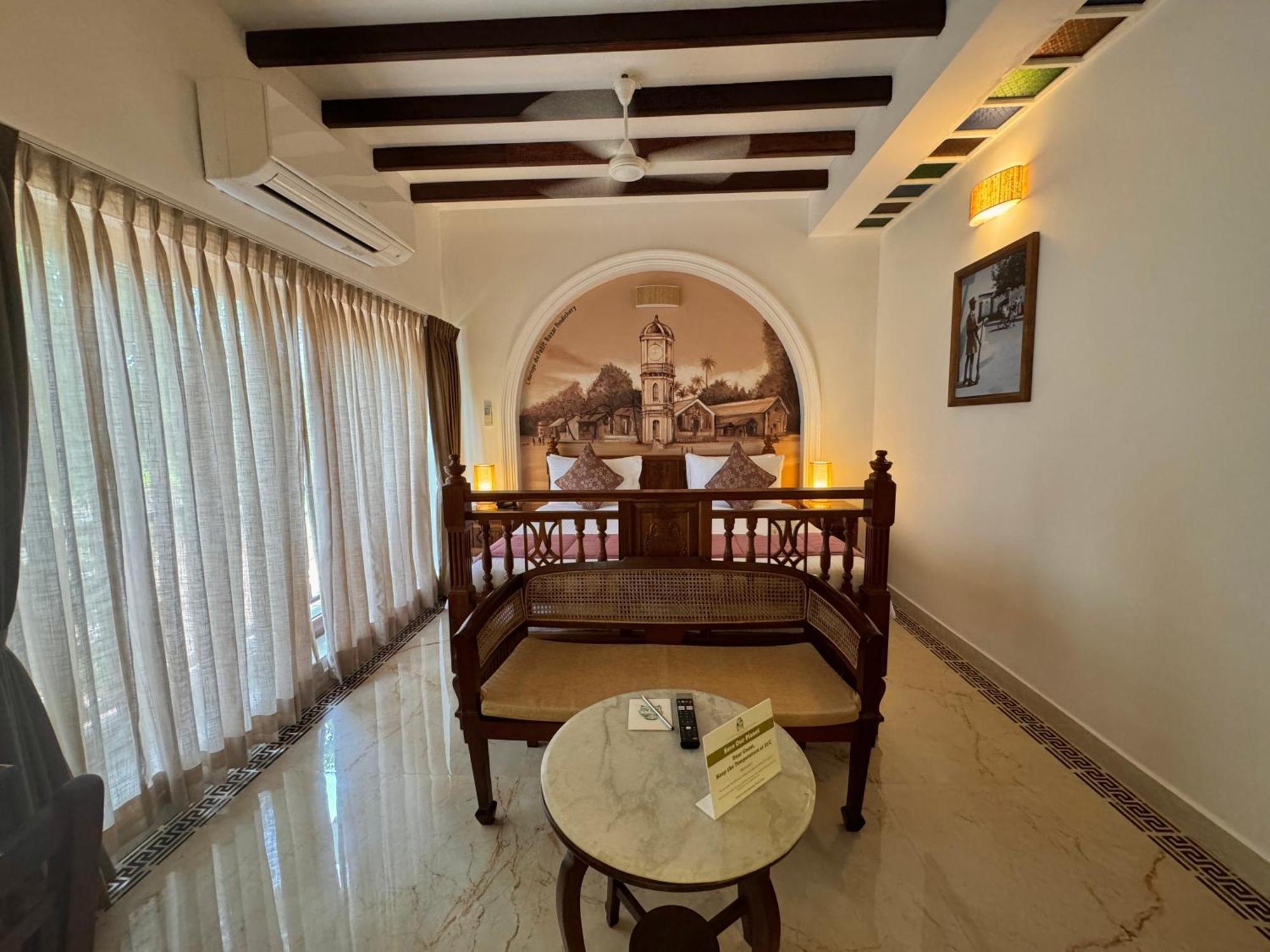 La Plage Seaview Suites Pondichéry Extérieur photo